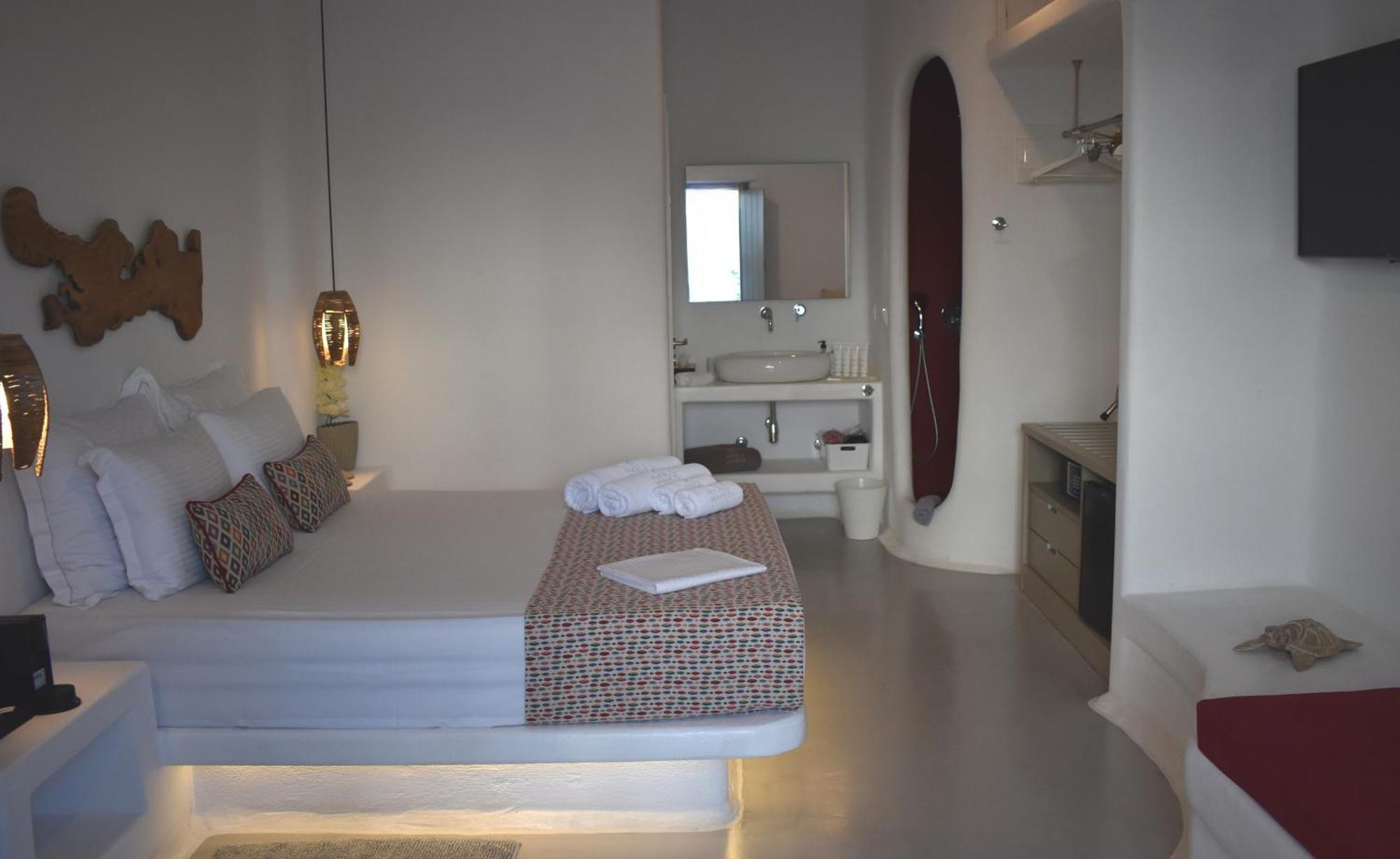 Angels Pillow Luxury Boutique Residence - Adults Only Naousa  Habitación foto