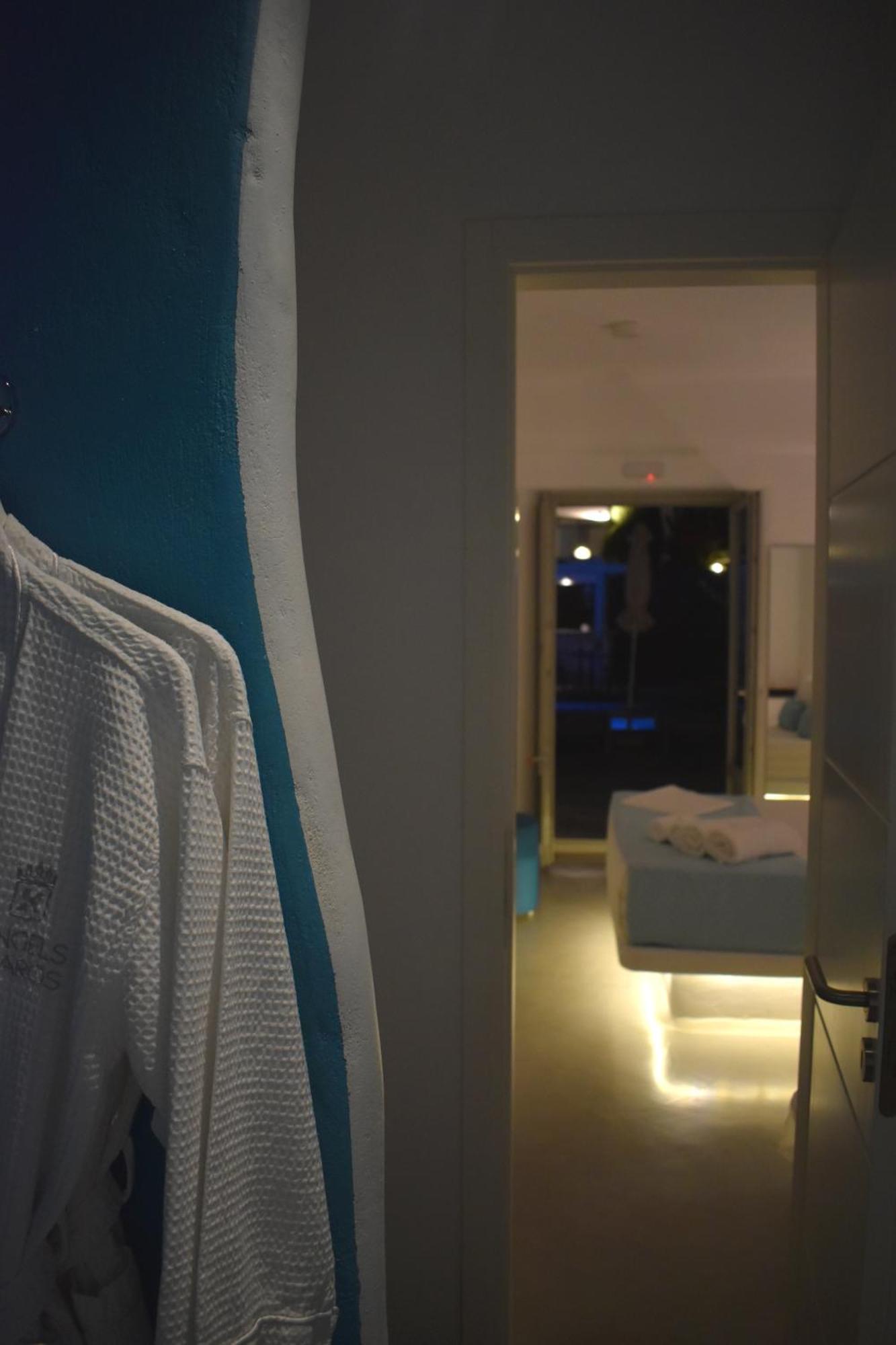 Angels Pillow Luxury Boutique Residence - Adults Only Naousa  Habitación foto